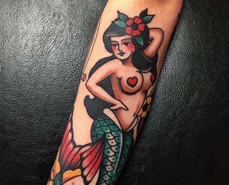 Old School小臂美人鱼纹身图案