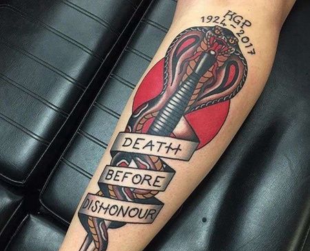 Old School小臂眼镜蛇纹身图案