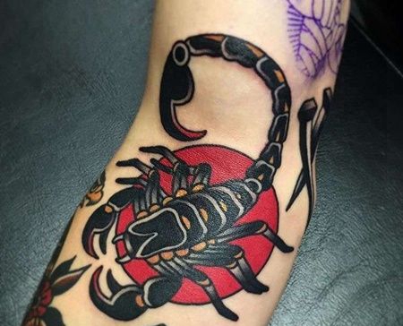 Old School小臂蝎子纹身图案