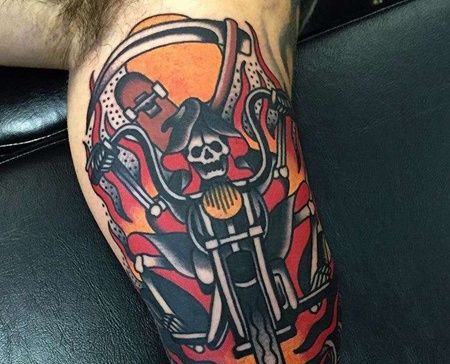 Old School大臂恶灵骑士纹身图案