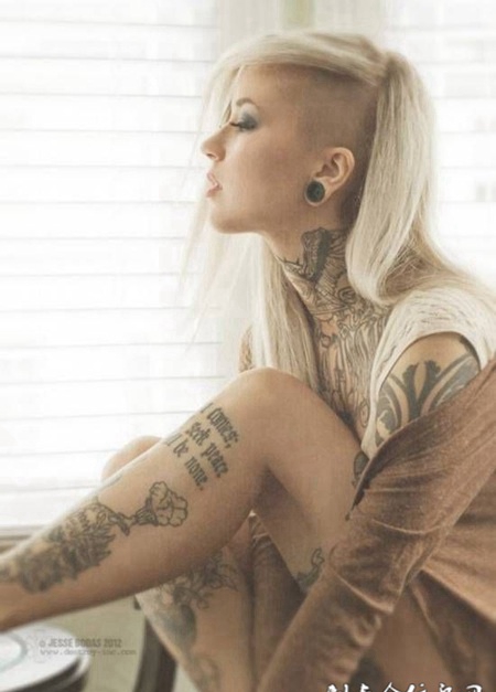 性感女郎纹身图片