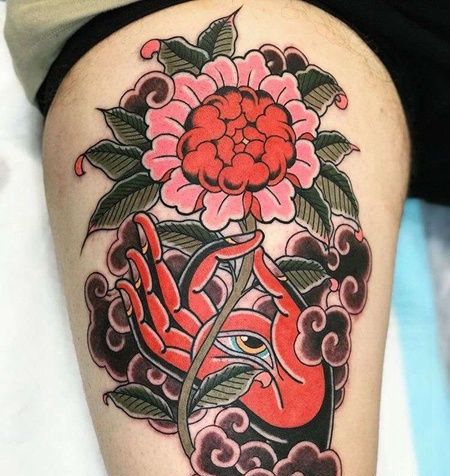 New School大腿手花卉纹身图案