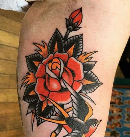 Old School大臂燕子玫瑰纹身图案