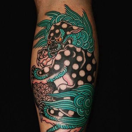 日式小腿唐狮纹身图案