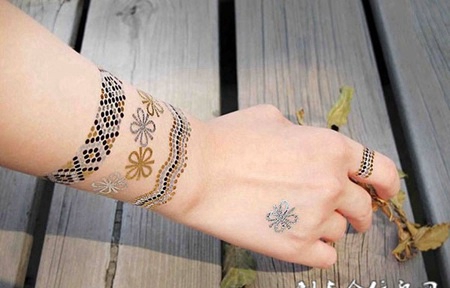 邓紫棋纹身图片大全