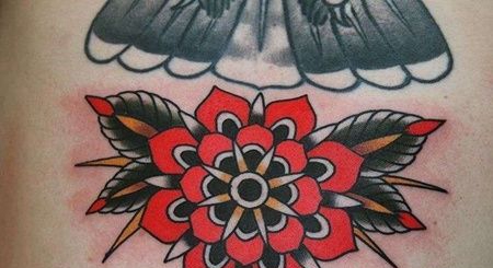 Old School腹部花卉纹身图案