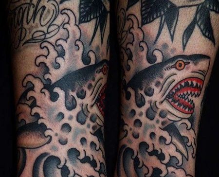 小腿鲨鱼纹身图案
