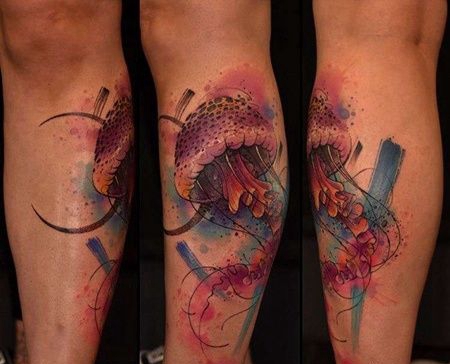 水彩小腿水母纹身图案