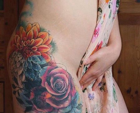 水彩大腿花卉纹身图案