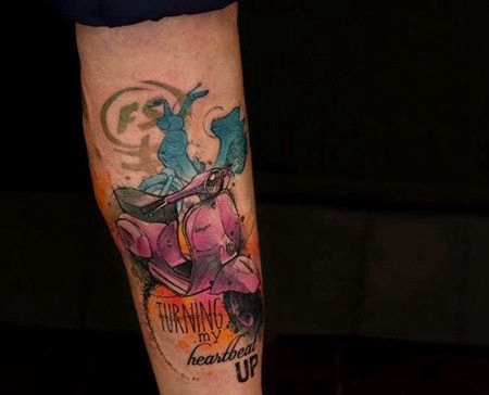 水彩小腿摩托车纹身图案