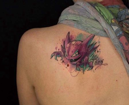 水彩后背鬼斯通纹身图案