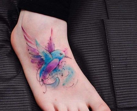水彩脚背鸟纹身图案