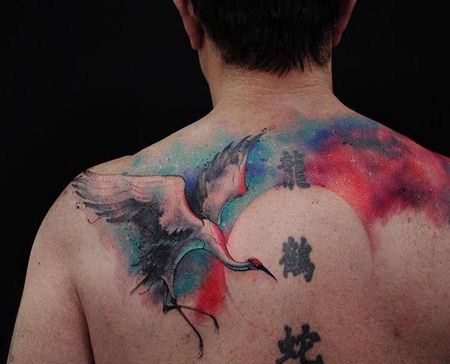 水彩后背鹤纹身图案