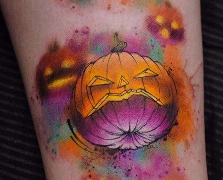 水彩大腿南瓜纹身图案