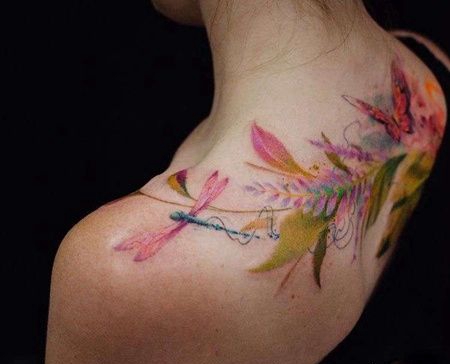 水彩后背叶子纹身图案