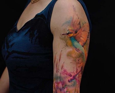 水彩大臂鸟蜻蜓花卉纹身图案