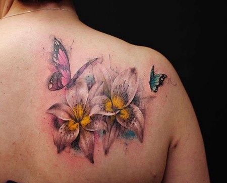 水彩后背蝴蝶花卉纹身图案