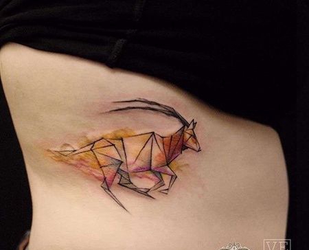 几何侧腰藏羚羊纹身图案
