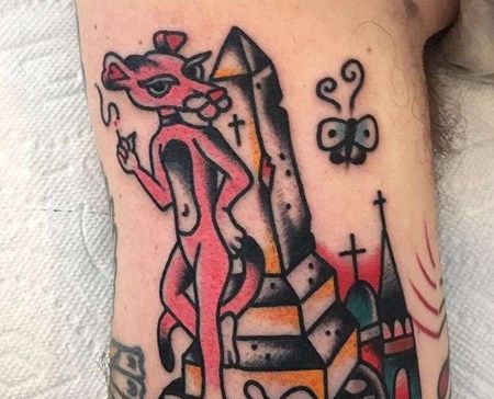 Old School大臂粉红豹纹身图案