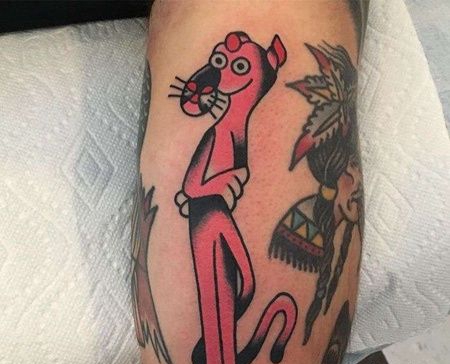 Old School小腿粉红豹纹身图案