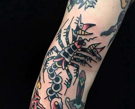 Old School胳膊蝎子纹身图案