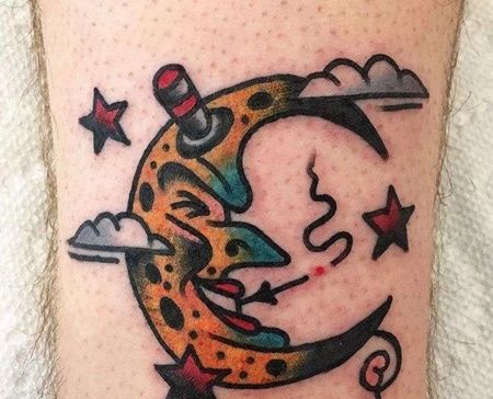 Old School大腿月亮纹身图案