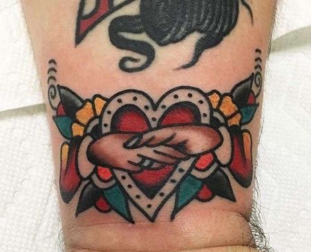 Old School小臂手心纹身图案