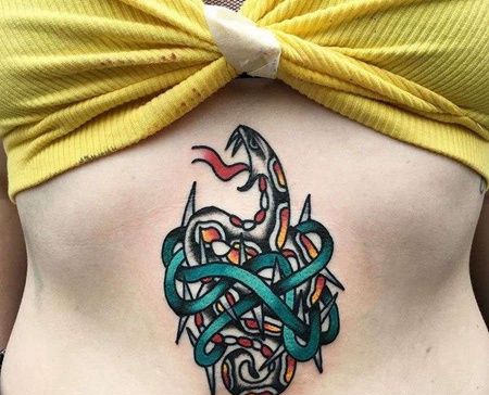 Old School腹部蛇纹身图案