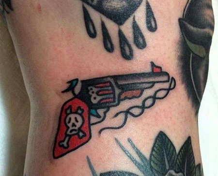 Old School小腿手枪纹身图案