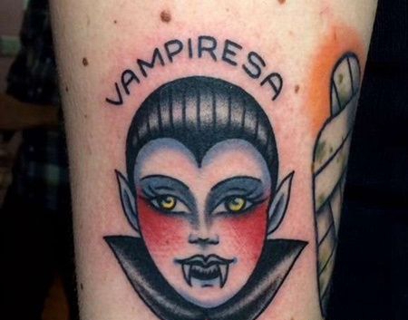 Old School小臂吸血鬼纹身图案