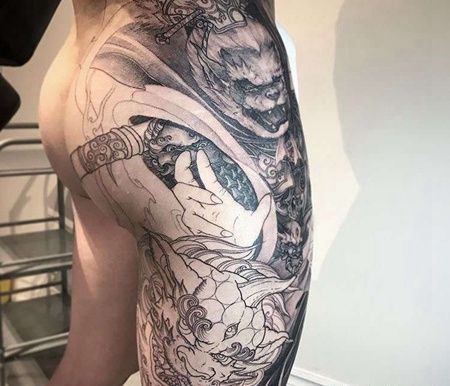 新传统大腿孙悟空唐狮纹身图案