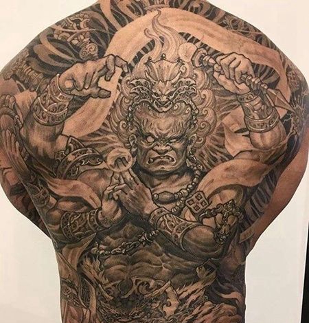 新传统后背不动明王纹身图案