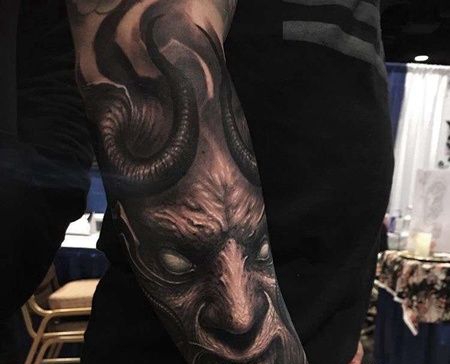 写实小臂恶魔纹身图案