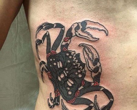 日式侧腰螃蟹纹身图案