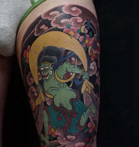 日式大腿风神纹身图案