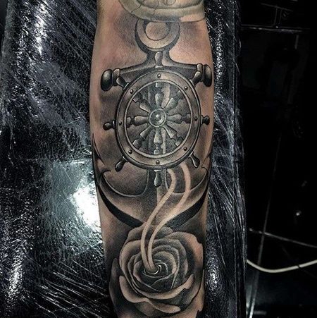 写实小臂船锚玫瑰纹身图案