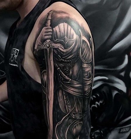 写实大臂骑士纹身图案