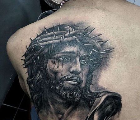 写实后背耶稣纹身图案