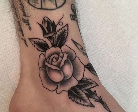 Old School脚踝玫瑰纹身图案