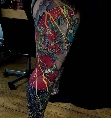 新传统腿雷神纹身图案