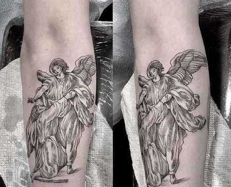 线条小臂天使纹身图案