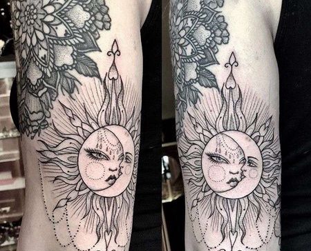 线条大腿太阳月亮纹身图案