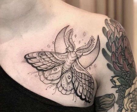 点线前胸蛾子纹身图案