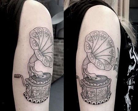 线条大臂唱片机纹身图案