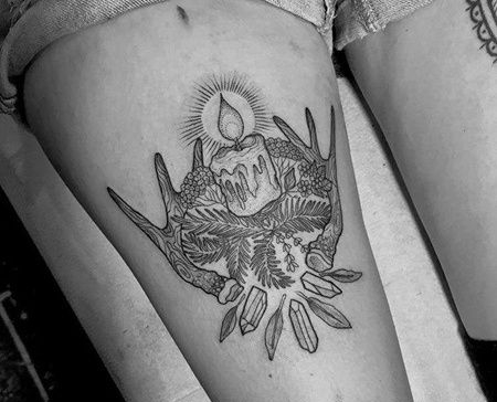 线条大腿鹿角蜡烛纹身图案