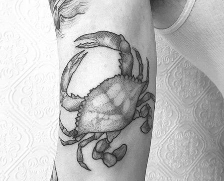 点刺大臂螃蟹纹身图案