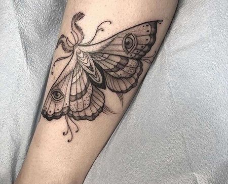 点线小腿蛾子纹身图案