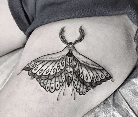 点线大腿蛾子纹身图案