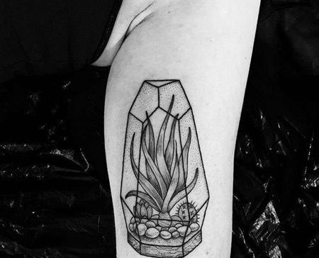 点线大臂草纹身图案