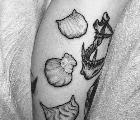 点刺小腿包子纹身图案